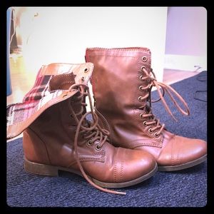 Women’s combat boots